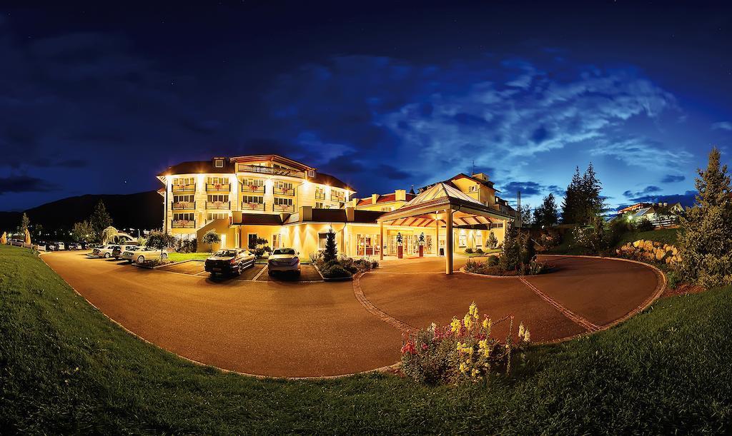 Majestic Hotel & Spa Resort Brunico Exterior photo